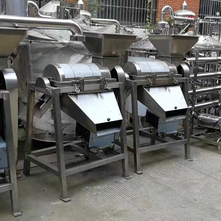 滁州市全椒縣胡總購(gòu)買的水果壓榨機(jī)已打包發(fā)貨！